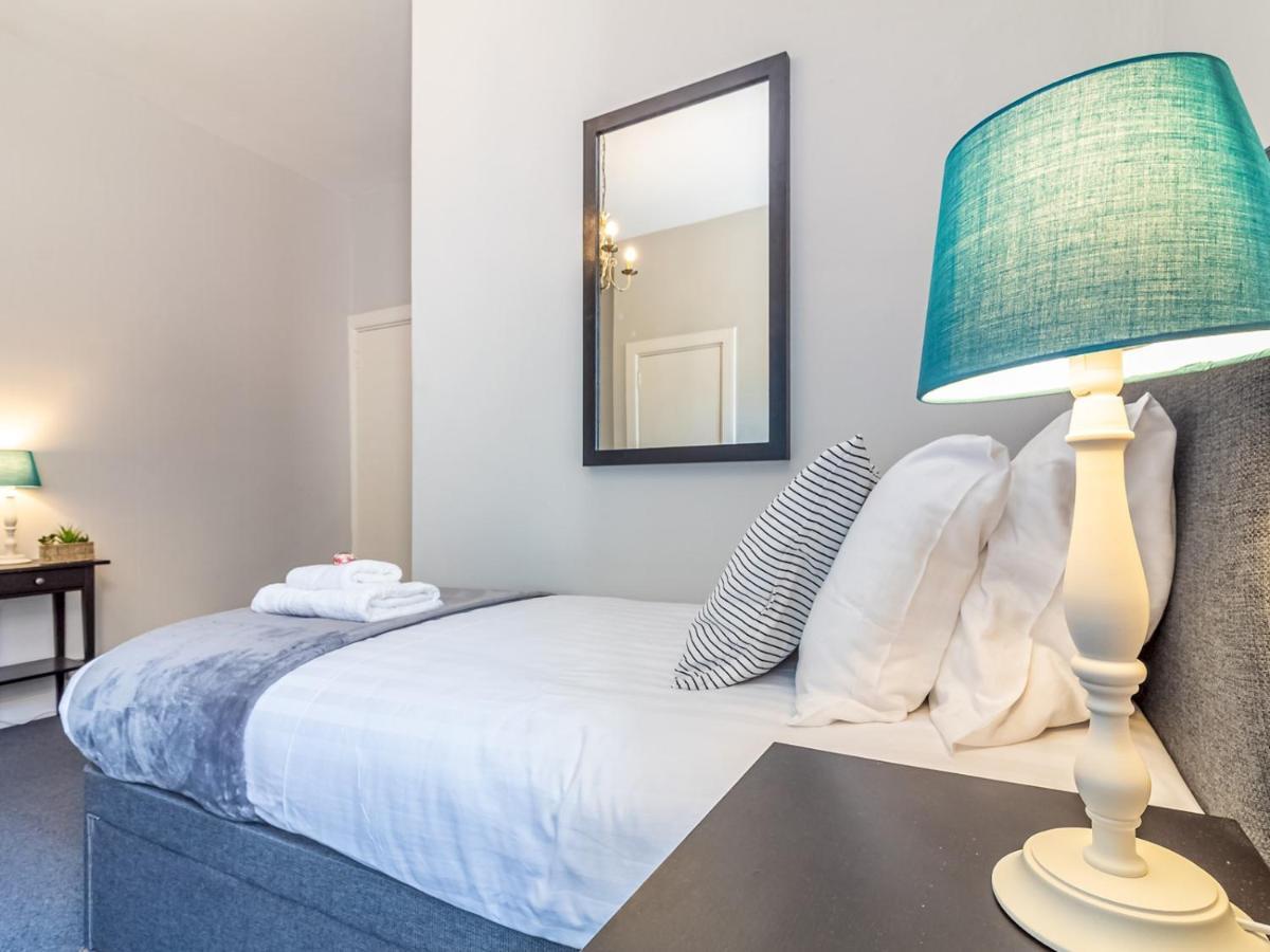 Pass The Keys Spacious And Homely Flat On The Royal Mile Edimburgo Exterior foto